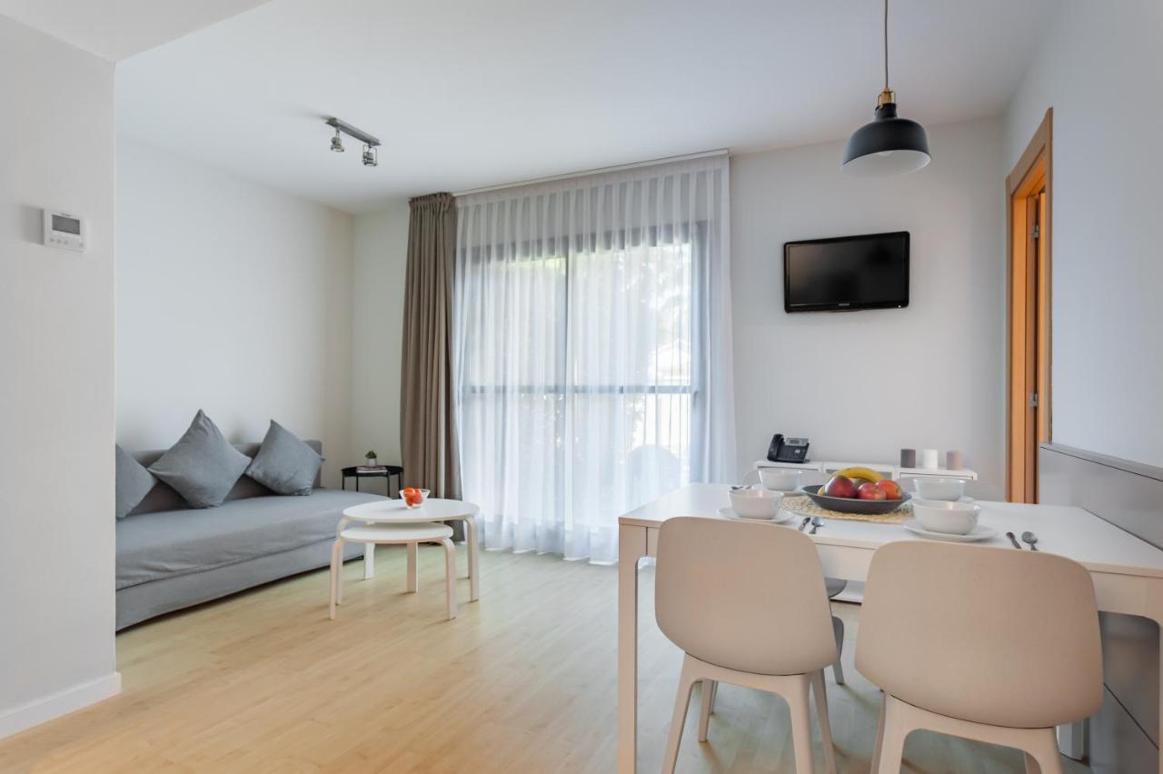 Apartamentos Royal Marina Gardens 카스테데펠스 외부 사진